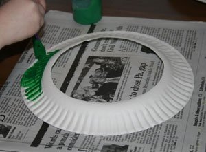 paper-plate-snow-globe-step2.jpg