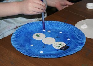 paper-plate-snow-globe-step4.jpg