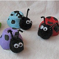 egg_carton_ladybugs_08.jpg