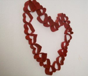 toilet-roll-heart-wreath.jpg